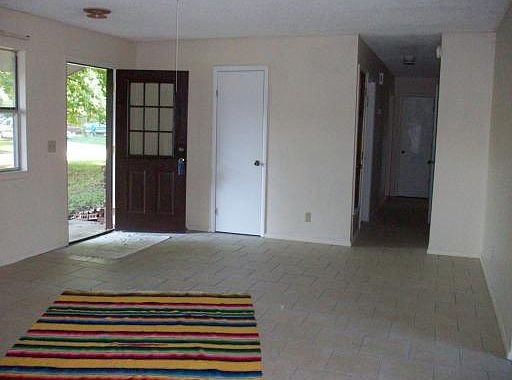 3rd image of 1521 Forest Dr
