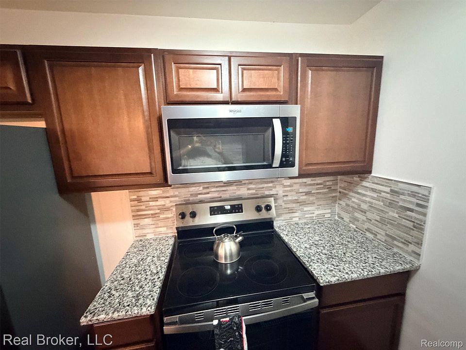 22444 Kelly Rd Apt 11, photo 10