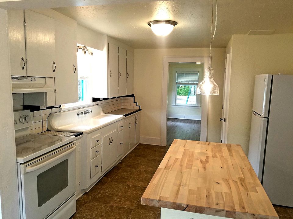 1st image of 301 E 2nd St #303/305