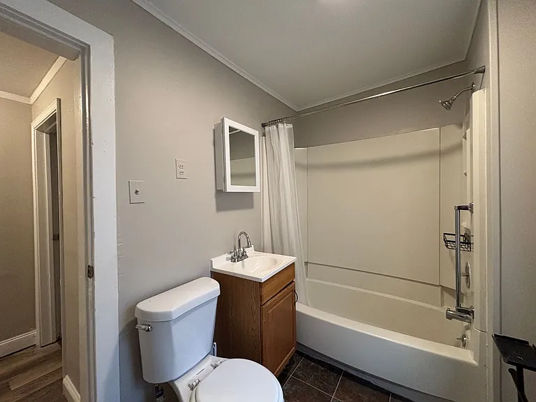 16 Asbury St — Photo 17