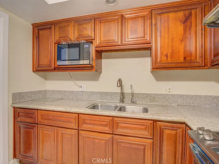 1610 S Pomona Ave #C15 — Photo 32