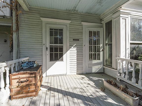 4th image of 68 Brattleboro Road