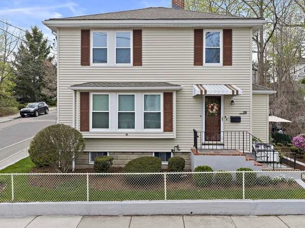 130 Perham St, West Roxbury, MA 02132