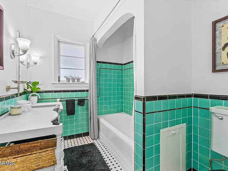 514 W Palm Ln — Photo 19