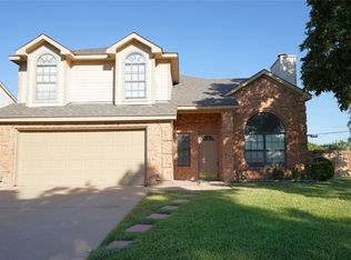 5700 Roundup Trl, Arlington, TX 76017