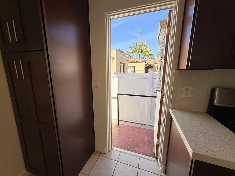 4355 1/2 Kansas St — Photo 20