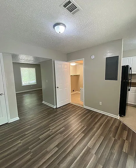 2644 Dorian Dr #C — Photo 7