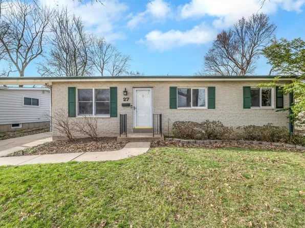 27 San Mateo Dr, Florissant, MO 63031