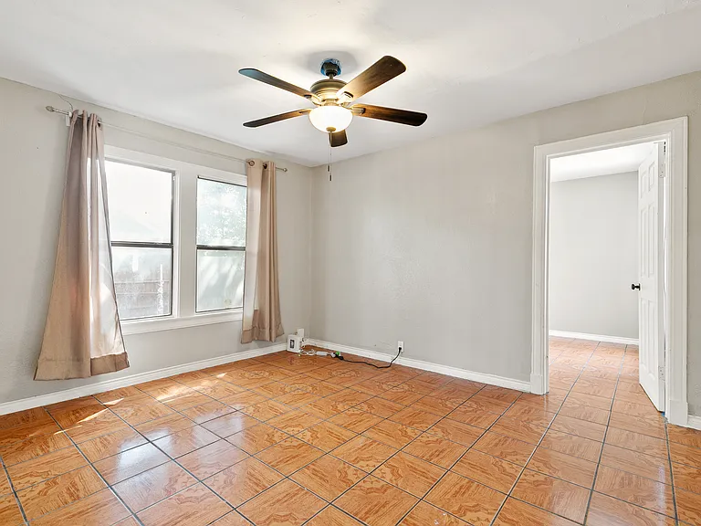 3422 W Jefferson Blvd — Photo 28