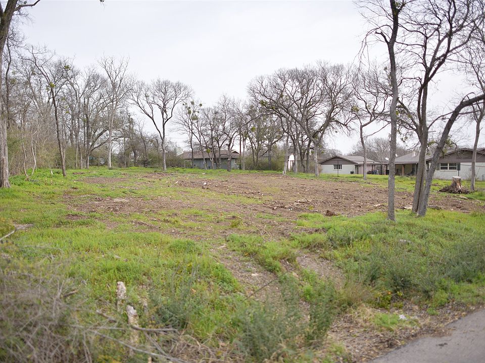 1st image of 112 Townes Dr