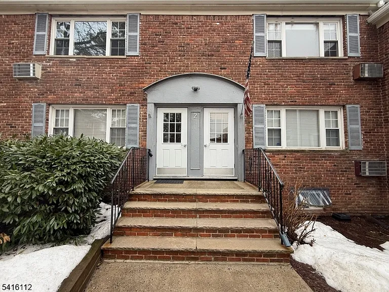 2 Wedgewood Dr — Photo 3