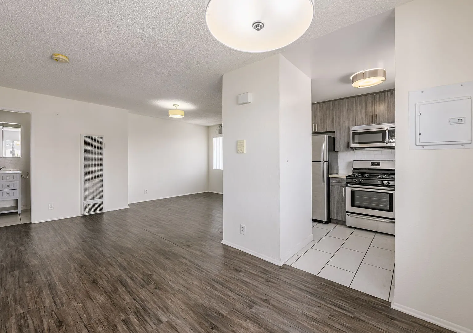 5533 Barton Ave — Photo 2