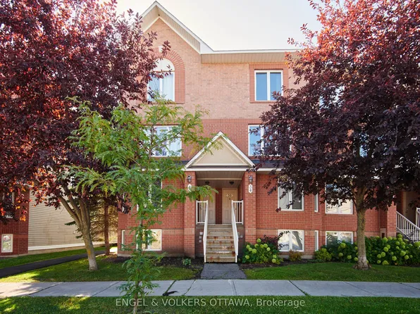 38 Lakepointe Dr, Ottawa, ON K4A 5E3