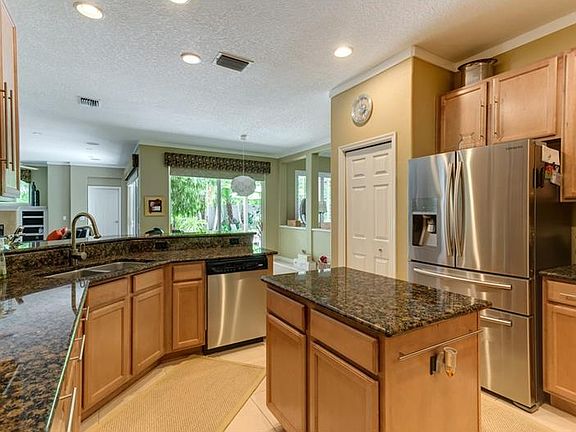 3rd image of 502 Harbor Grove Cir