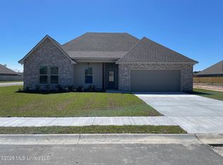12 Red Oak Dr, Long Beach, MS 39560