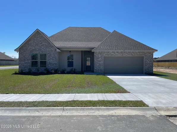 12 Red Oak Dr, Long Beach, MS 39560