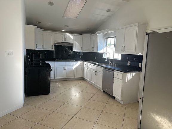 4th image of 6238 Alcove Ave