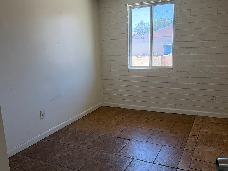 1823 W Fairmount Ave — Photo 6