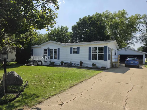 5413 Mahogany Ln, Roscoe, IL 61073