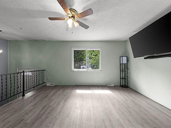 4th image of 1613 SE Oak St