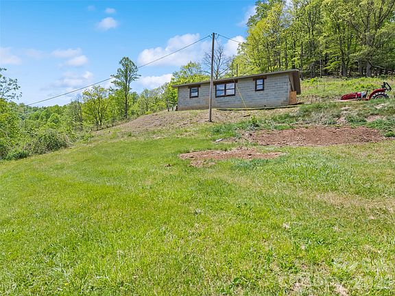 3rd image of 3607 Max Patch Rd