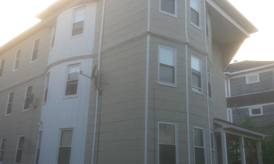 2nd image of 32 Houghton St