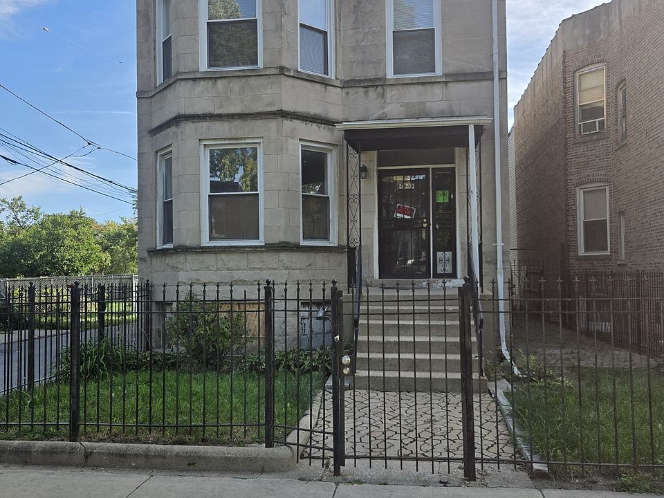 1st image of 4849 W Fulton St #2