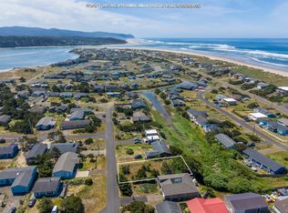 1306 NW Parker Ave, Waldport, OR 97394