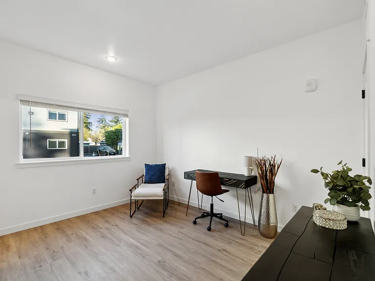 Copperstone Luxury Apartments and Townhomes — Photo 25
