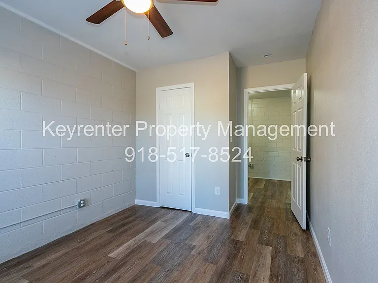N Lewis Pl Triplex — Photo 18