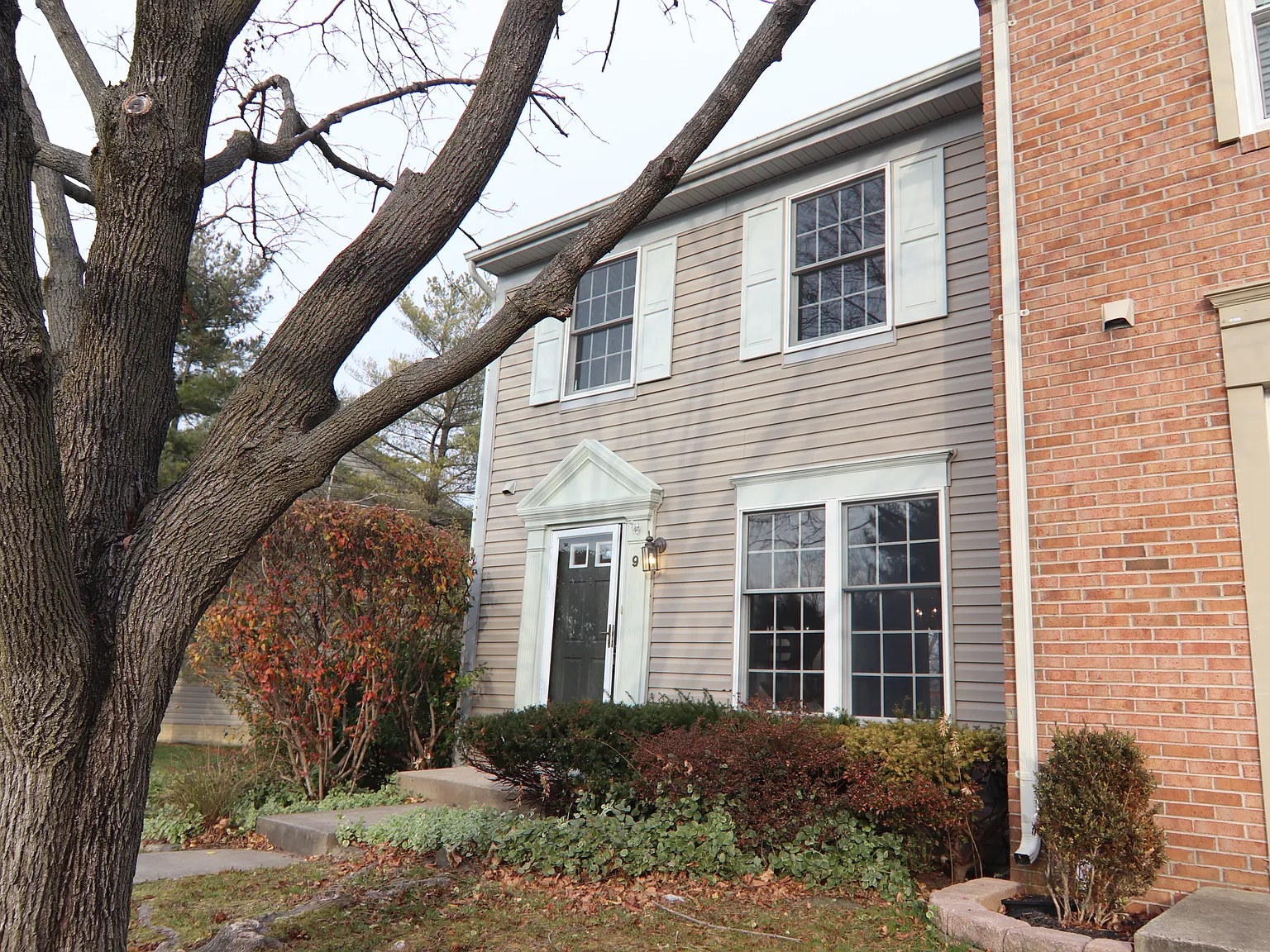 3 bed, 2.5 bath, $2,395 — Photo 2