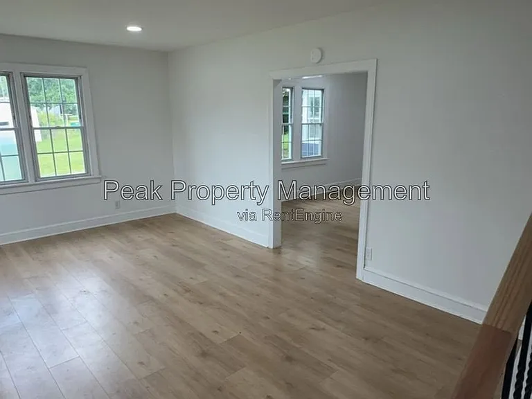 2958 Winston Churchill Dr — Photo 3