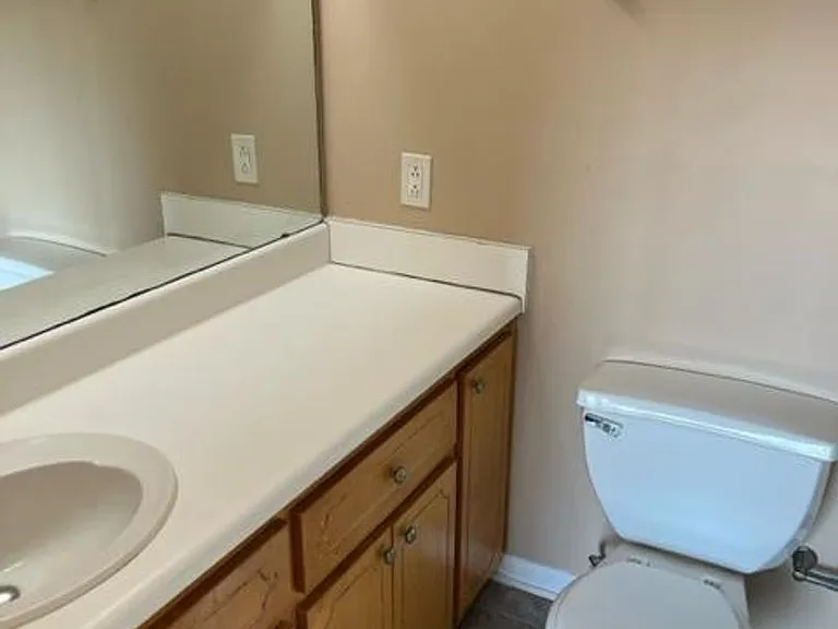 335 Brookfield Rd — Photo 10