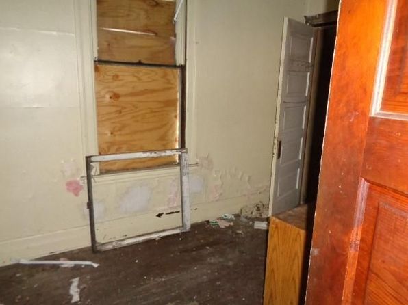 detroit-michigan-88610954 picture