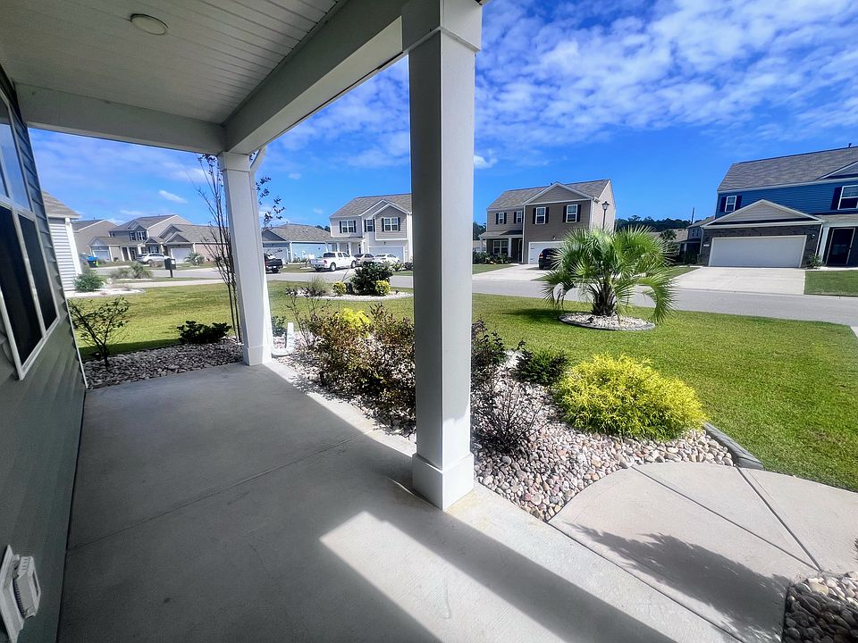 756 Oyster Bluff Dr Front Porch_10032025
