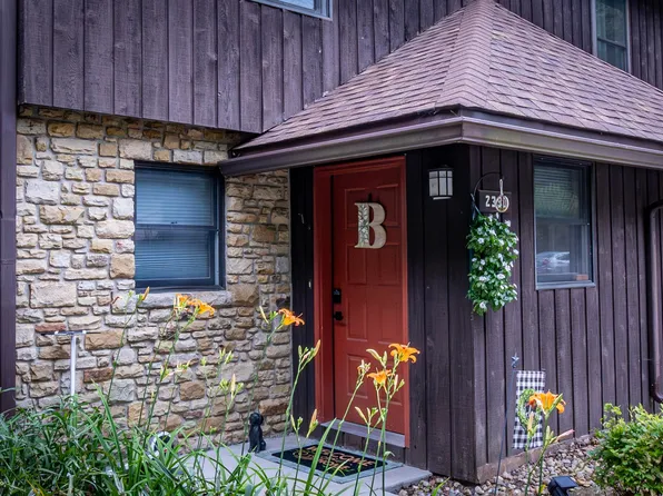 2390 E Winding Brook Cir, Bloomington, IN 47401