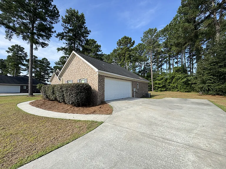 209 Jasmine Ln — Photo 2