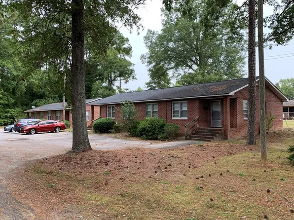 525 Durst Ave E, Greenwood, SC 29649