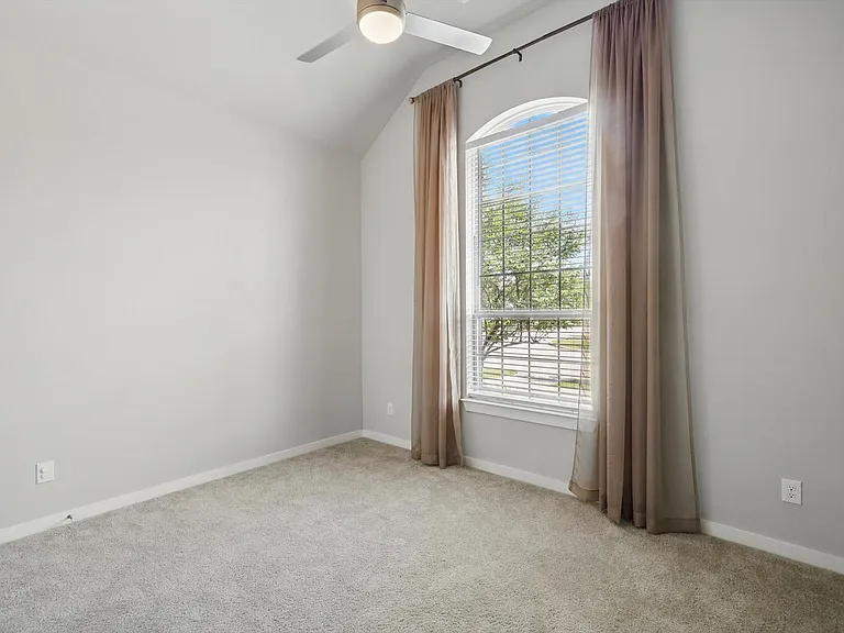 1100 Parkstone Dr — Photo 19