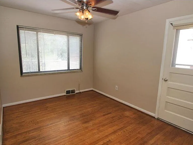 1214 Lakemont Dr — Photo 4