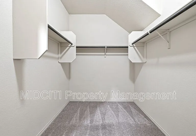 205 Tallow Trl — Photo 17