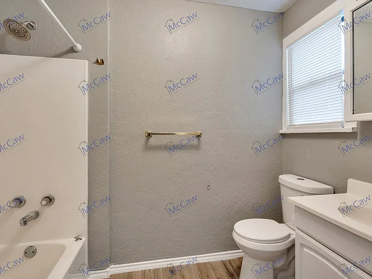 2305 9th St — Photo 10