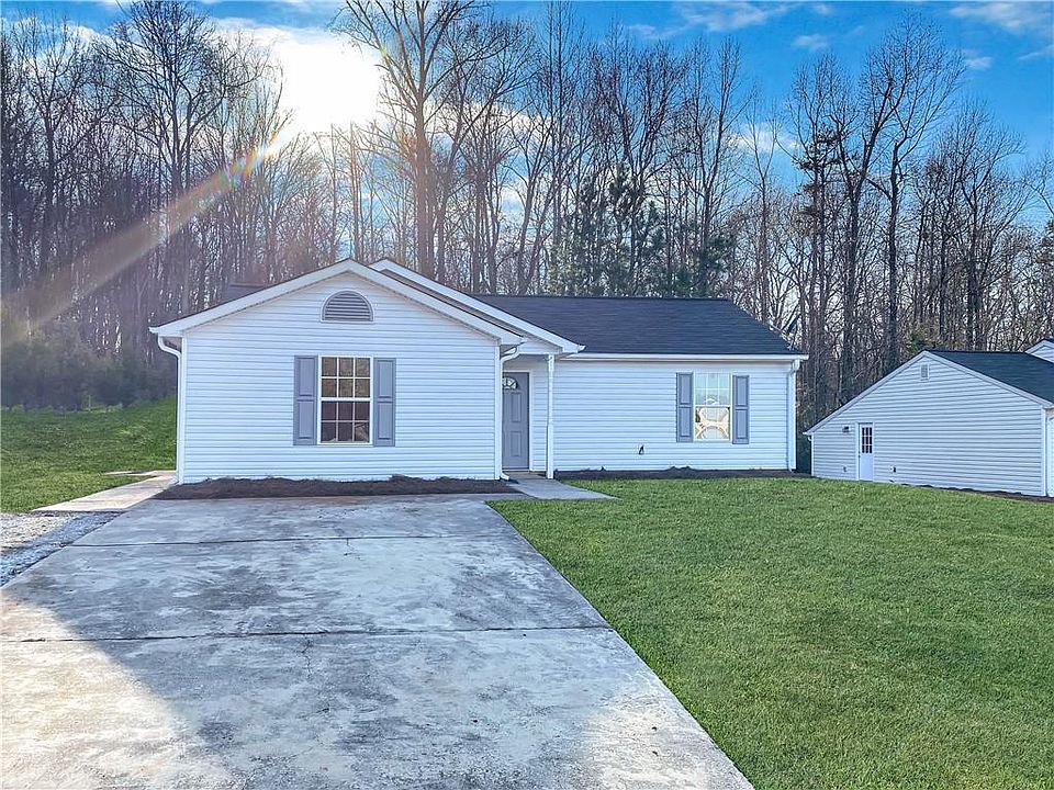 1st image of 138 Coles Court Dr