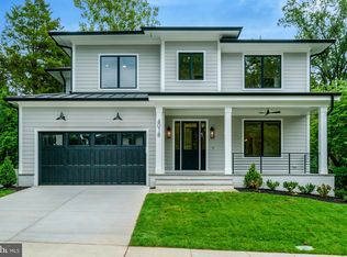 4018 26th St N, Arlington, VA 22207