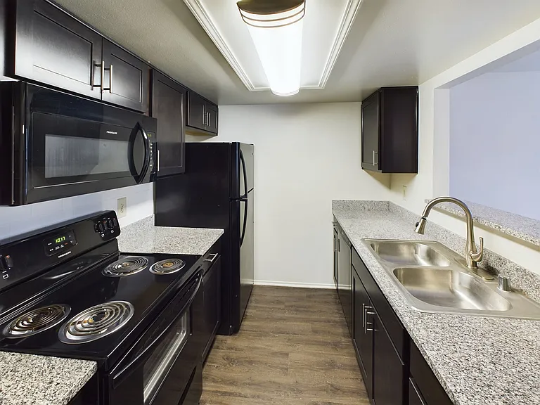 Stoney Brooke Apartments — Photo 41