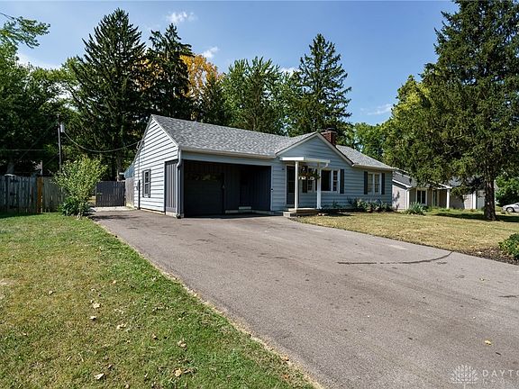 3rd image of 1081 Meadow Dr