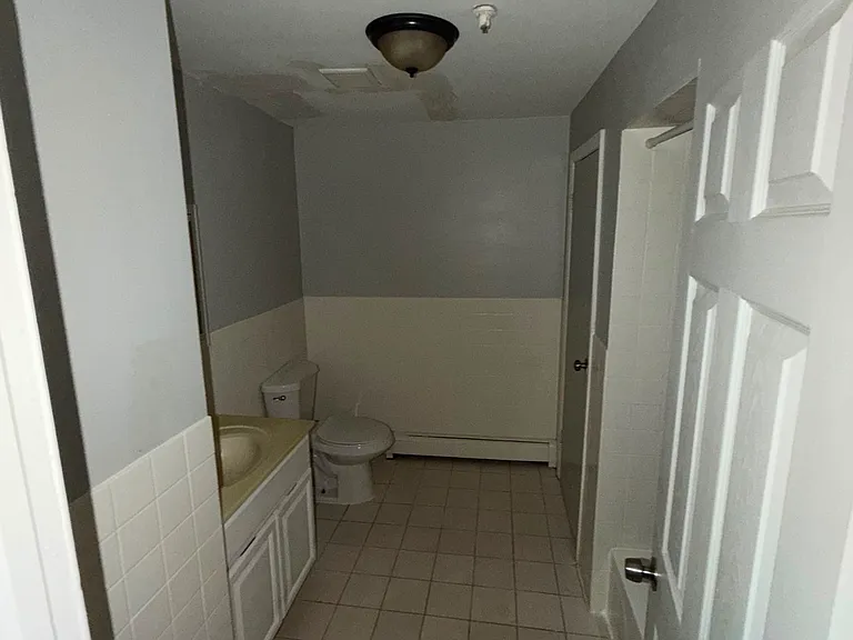 220 3rd St #3 — Photo 7