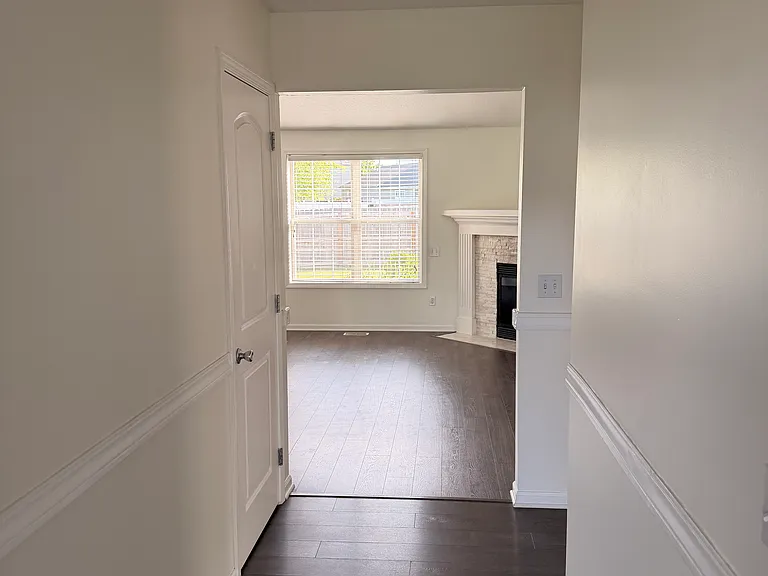 9527 Acacia Psge — Photo 4