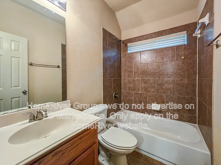 643 E Sandra Ln — Photo 16