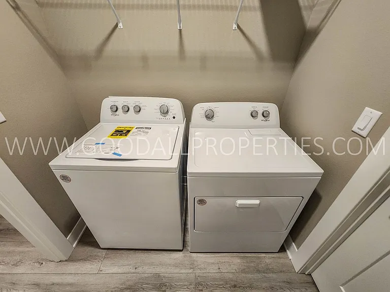 650 NW Rosemont Dr — Photo 10